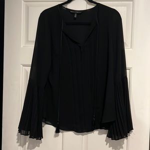 Black blouse with sleeve and front detail